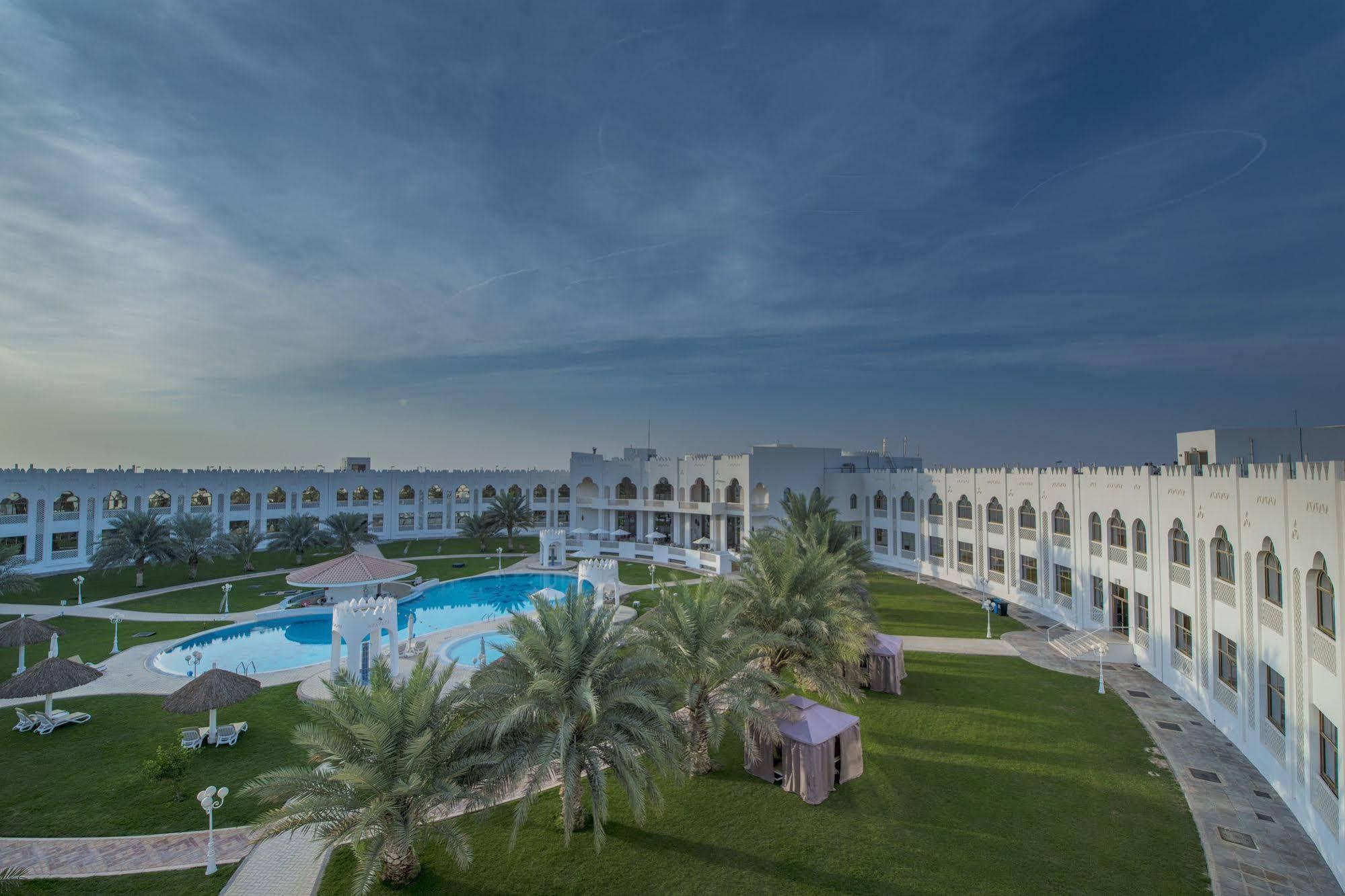 Liwa Hotel Mezairaa Экстерьер фото