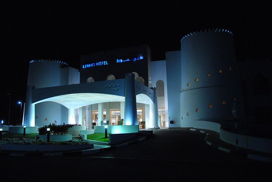 Liwa Hotel Mezairaa Экстерьер фото